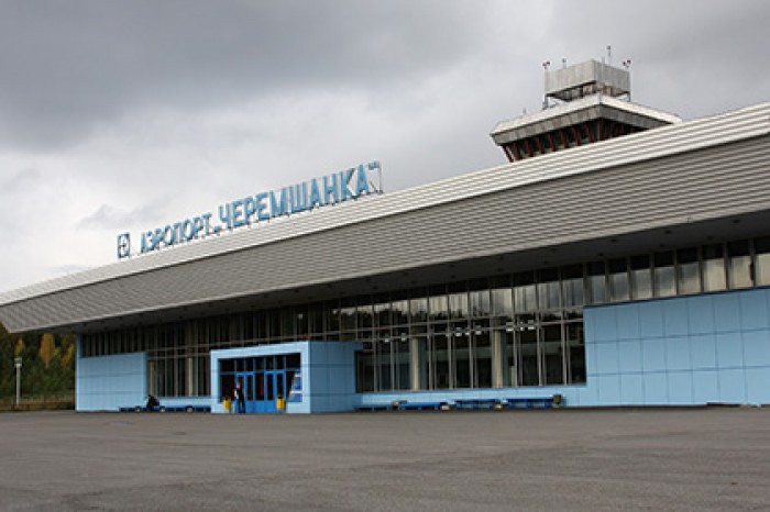 Пассажирский самолет с отказавшим двигателем сел в Красноярске