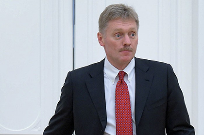 Песков опроверг слухи об отставке Мединского