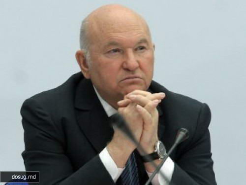 Лужков увез детей из России