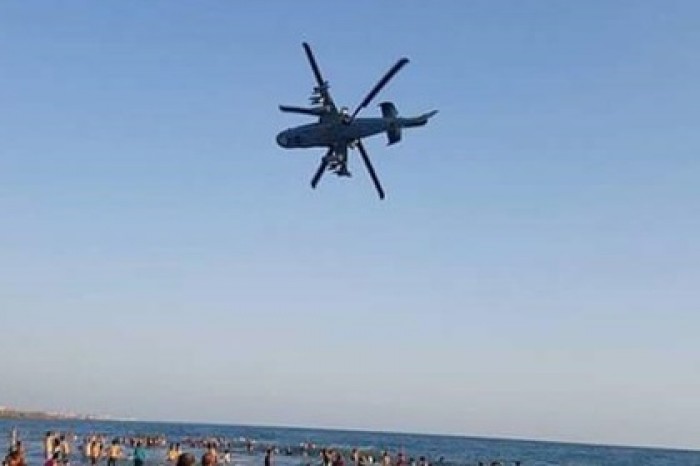 Пилоты Ка-52 устроили авиашоу перед отдыхающими на пляже в Сирии