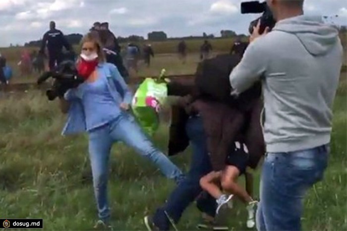 Пинавшая беженцев венгерская журналистка задумалась о переезде в Россию
