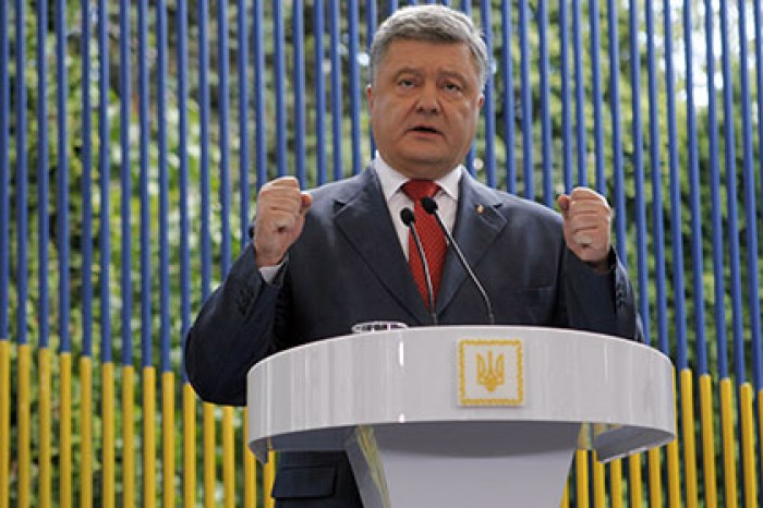 Порошенко назвал большой ошибкой обнародование «Миротворцем» данных журналистов