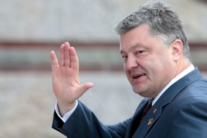 Порошенко в мятом костюме насмешил пользователей соцсетей
