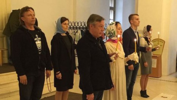 После 15 лет брака Михаил Ефремов обвенчался со своей женой