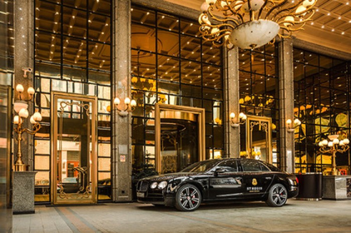 Постояльцев отеля St. Regis обеспечат машинами Bentley