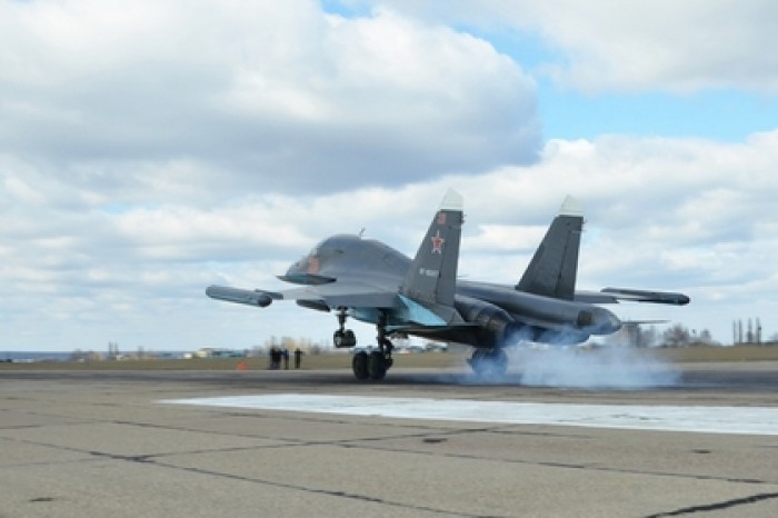 Появилось видео аварии бомбардировщика Су-34 на авиабазе под Воронежем