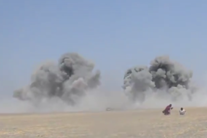 Появилось видео авиаудара по району крушения Ми-8 в Сирии
