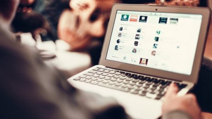 Преподаватель два года притворялся порноактрисой для получения интимных фото школьников
