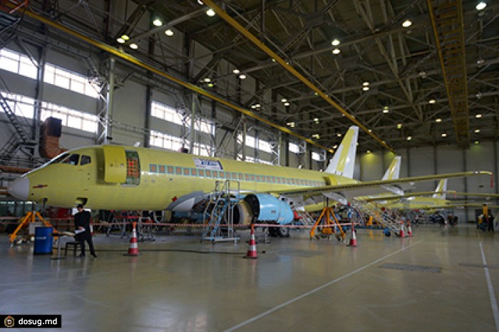 Производитель SSJ 100 поставит 32 самолета региональным авиакомпаниям