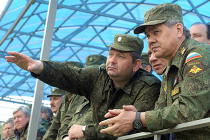 Производители УАЗ назвали суперменом оторвавшего ручку джипа генерала