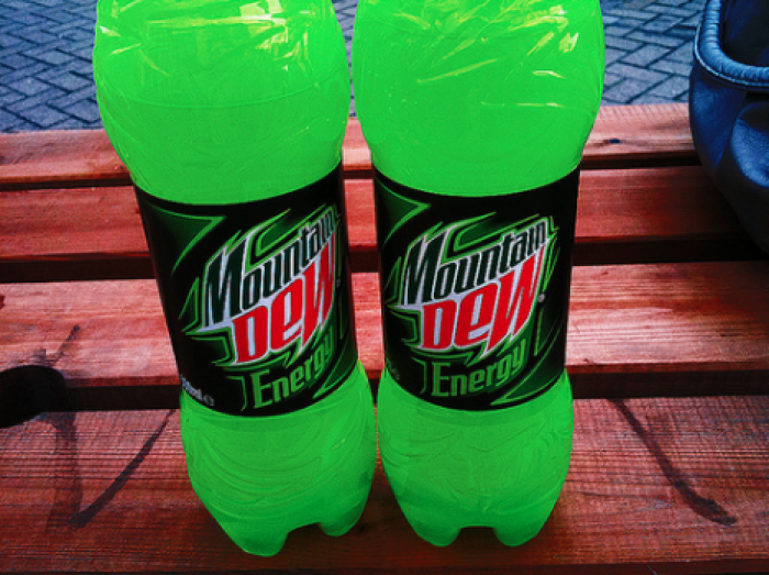 Проверено школьником: как Coca-Cola и Mountain Dew влияют на зубы