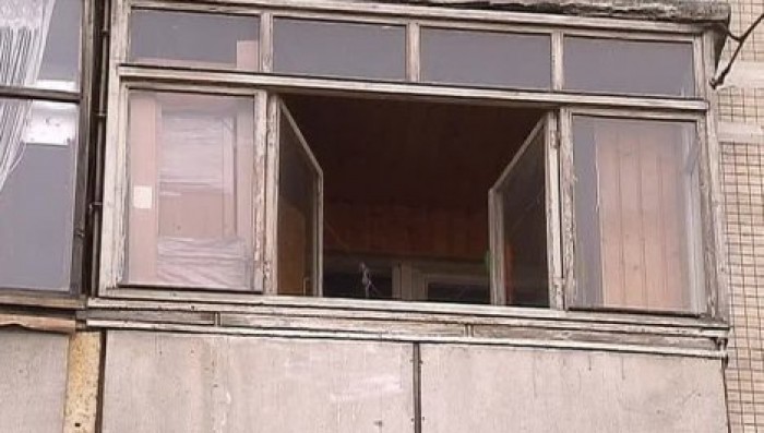 Пьяный гость выкинул с балкона трехлетнего сына хозяйки