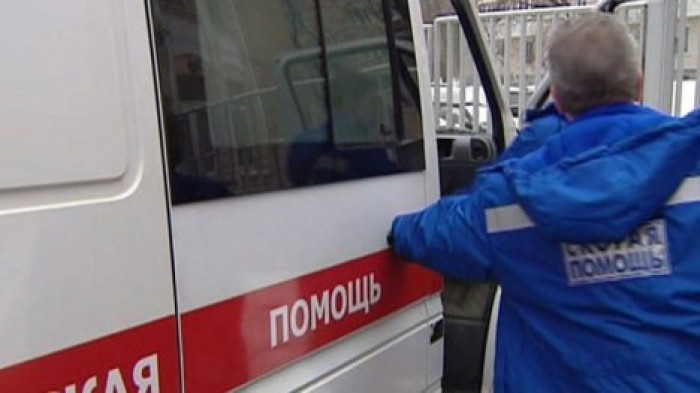 Пьяный мужчина «без пульса» избил врача скорой помощи