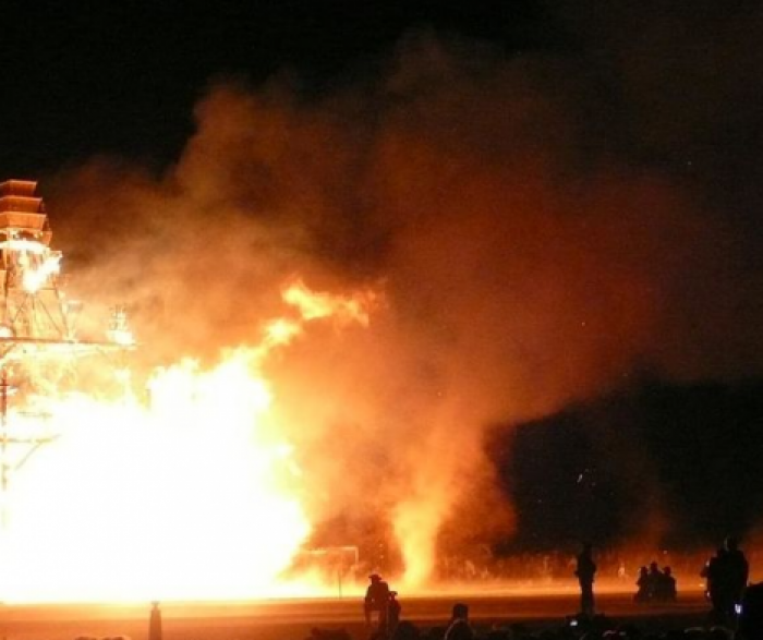 Пыльные вихри на фестивале Burning Man