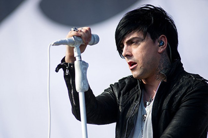 Пытавшийся изнасиловать ребенка солист Lostprophets написал в Twitter из тюрьмы