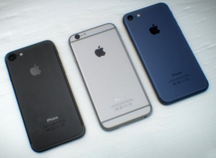 "Он легче и быстрее": прохожим подсунули их же телефоны под видом iPhone 7
