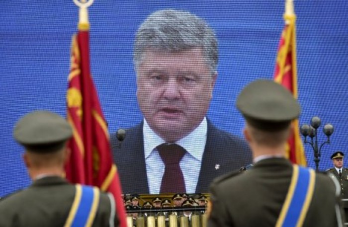 "Товарищ москаль". Порошенко процитировал Маяковского на параде ко Дню независимости Украины