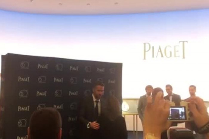 Райан Рейнольдс продемонстрировал дружбу с Piaget