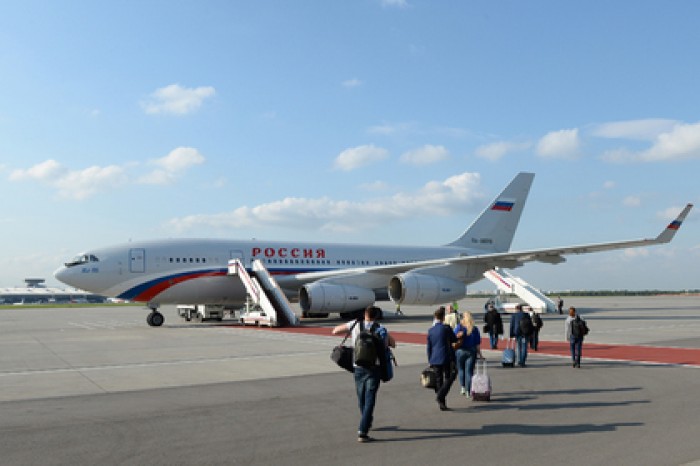 Резервный борт доставит в Лиссабон запчасти для ремонта самолета с журналистами