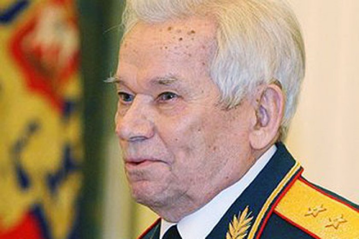 Родственники Калашникова потребовали вернуть им права на бренд АК-47