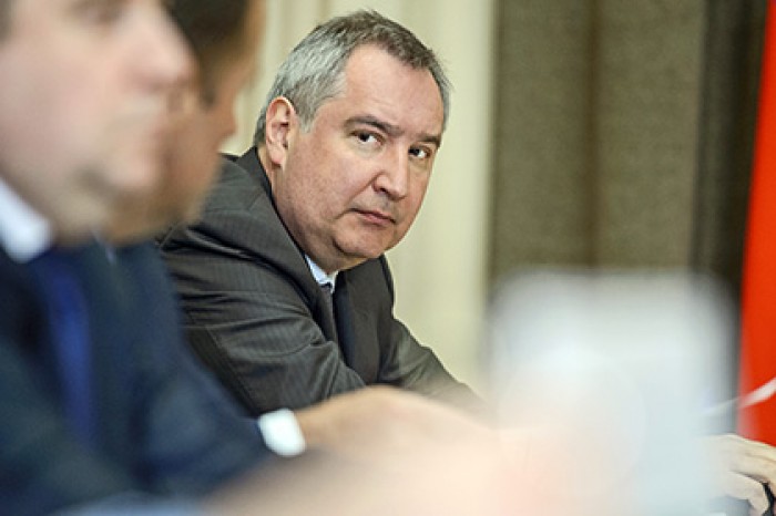 Рогозин призвал оборонку осваивать производство медтехники