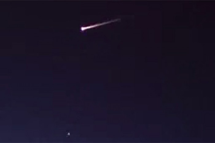 Сгорание космического корабля в атмосфере сняли с самолета