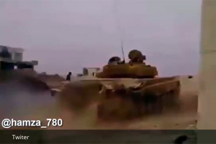 Сирийский танк дважды уклонился от ракет TOW