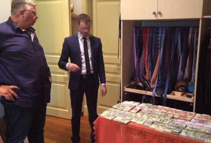 СМИ: при обысках у главного таможенника России нашли 58 миллионов рублей