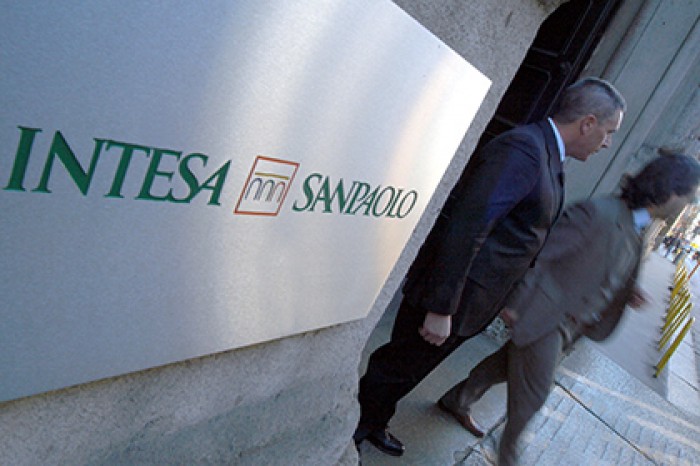СМИ сообщили о финансировании банком Intesa сделки по приватизации «Роснефти»