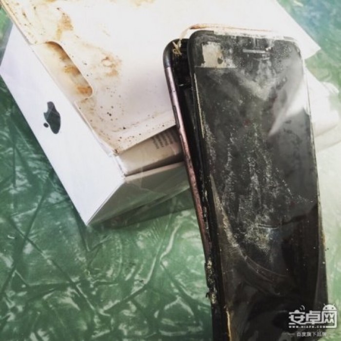 СМИ сообщили о первом взрыве iPhone 7
