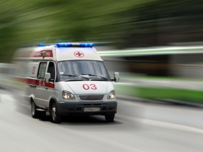 СМИ: в Петербурге мужчина упал с дивана и разбился насмерть