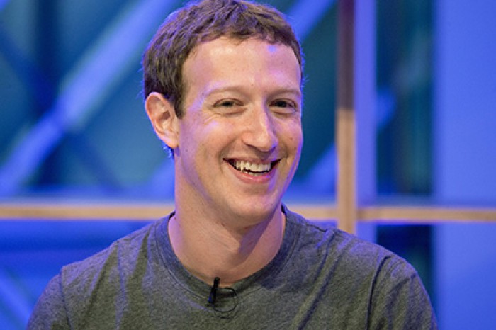 Союз журналистов Казахстана наградил Марка Цукерберга за Facebook
