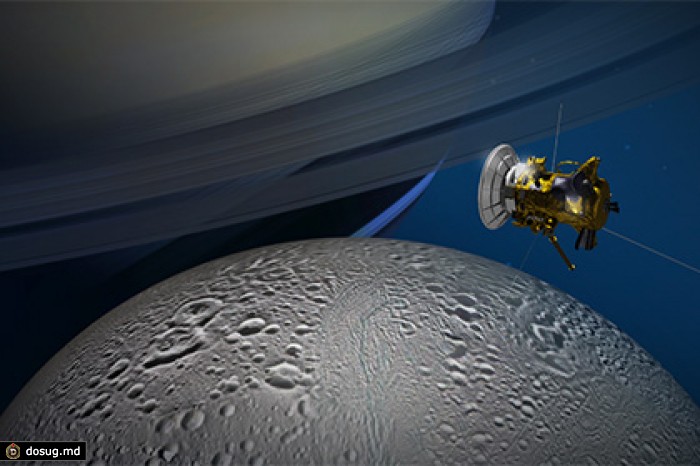 Станция Cassini сделала снимки Мимаса и Пандоры