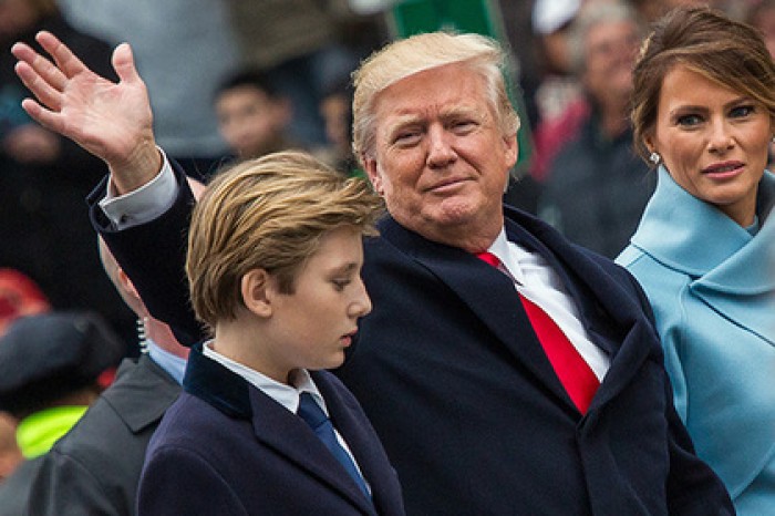 Сценаристку шоу на NBC отстранили от работы после твита о сыне Трампа