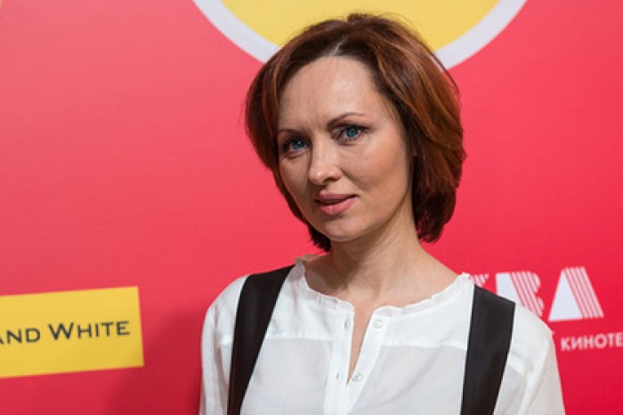 Суд оправдал обвиняемую в избиении мужа актрису сериала «Кухня»