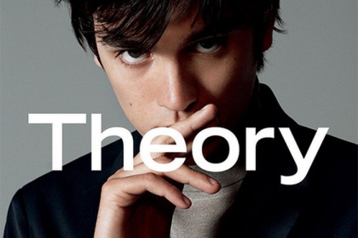 Сын Алена Делона стал лицом бренда Theory