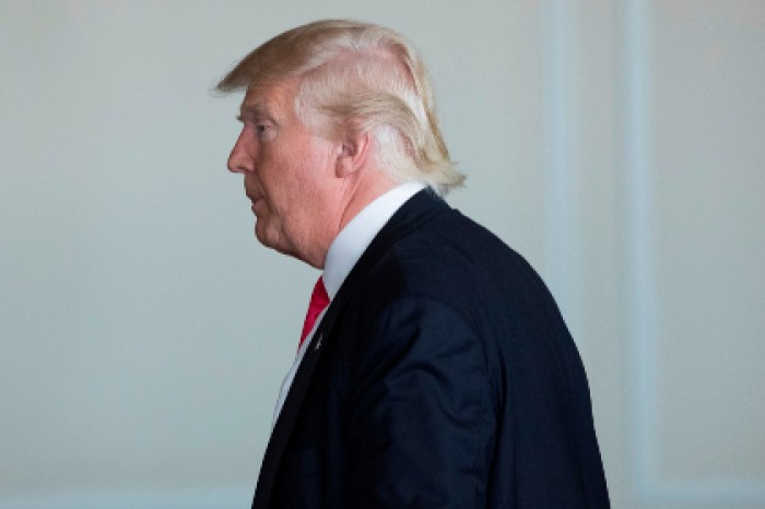 Трамп застрял в лифте отеля