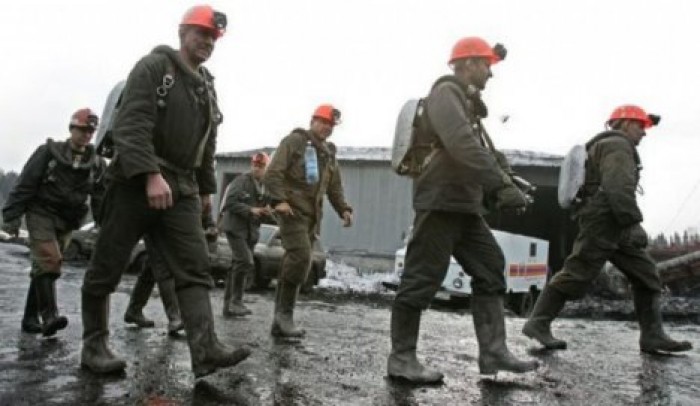 Трех работников шахт уволили за "липовые" дипломы