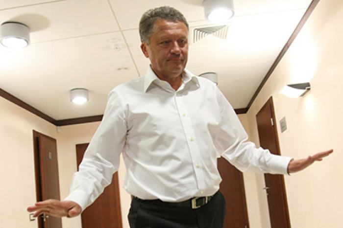Тренер украинского «Днепра» отказался работать бесплатно