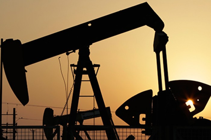 Цена на нефть упала ниже 40 долларов за баррель