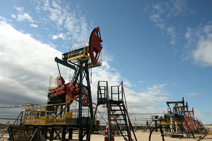 Цена нефти Brent упала ниже 50 долларов