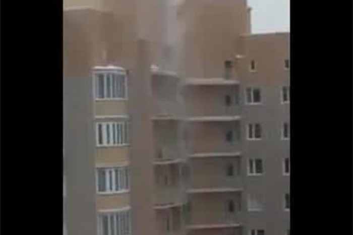 Турецкий вратарь забросил мяч в ворота во время празднования отбитого пенальти