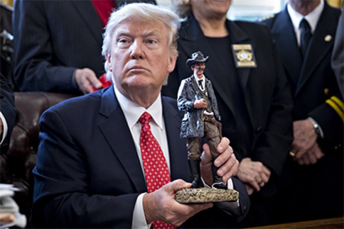Твиты Трампа перевели на «детский» язык