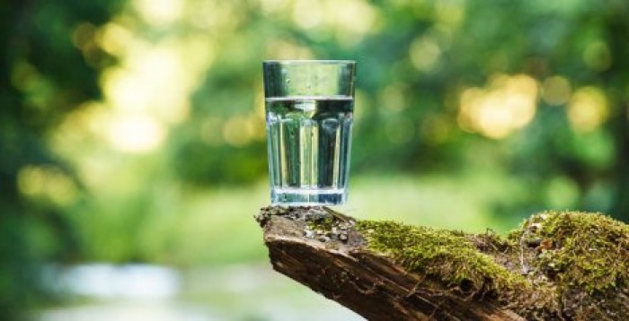 Ученые рассказали, как вода помогает худеть