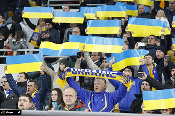 Украинские и шведские фанаты устроили массовую драку во Львове