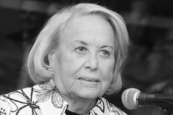 Умерла британская актриса Лиз Смит