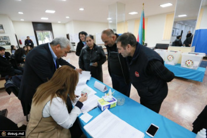 В Азербайджане правящая партия сохранила большинство