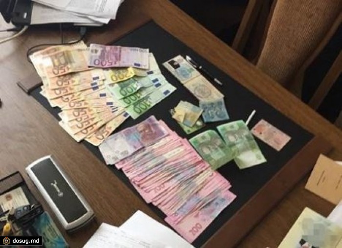 В Черновцах пограничник вымогал 25 тысяч евро