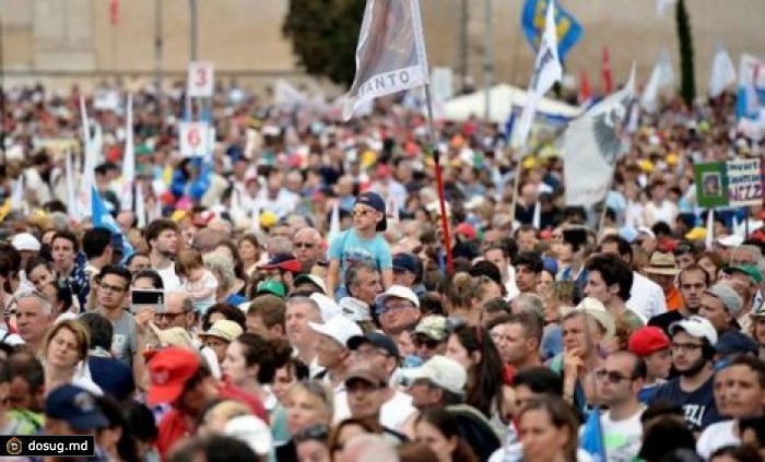 В Италии массово протестуют против однополых партнерств