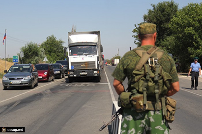 В Крыму украинские военнослужащие пришли брататься к российским морпехам